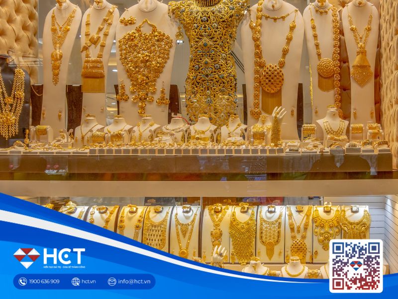 Giá vàng trong nước lao dốc, chuyên gia tiết lộ dự báo “sốc” về giá vàng năm 2025!