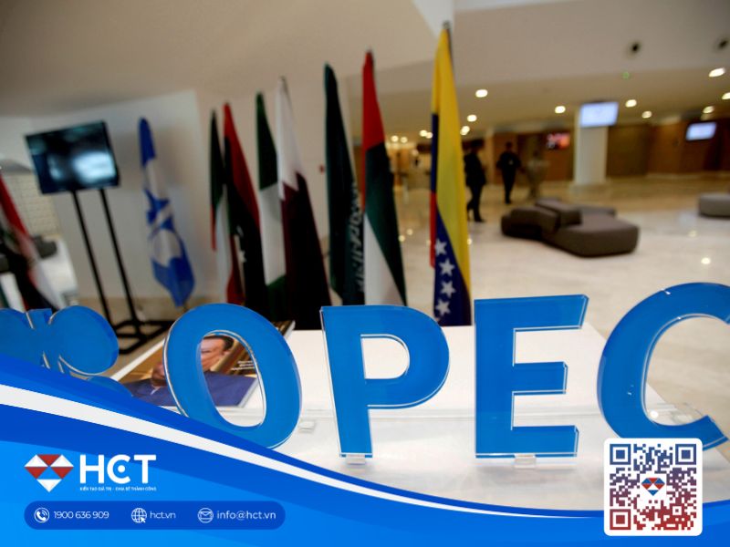 OPEC đối mặt với khó khăn: Tiếp tục cắt giảm sản lượng hay đối diện giá dầu sụt giảm?