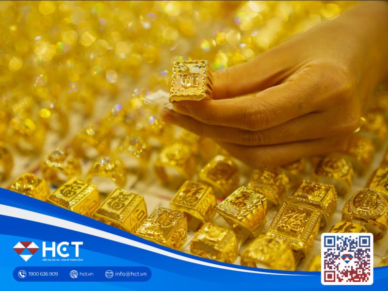 Giá vàng miếng SJC và vàng nhẫn đua nhau tăng mạnh khi thế giới lập đỉnh mới