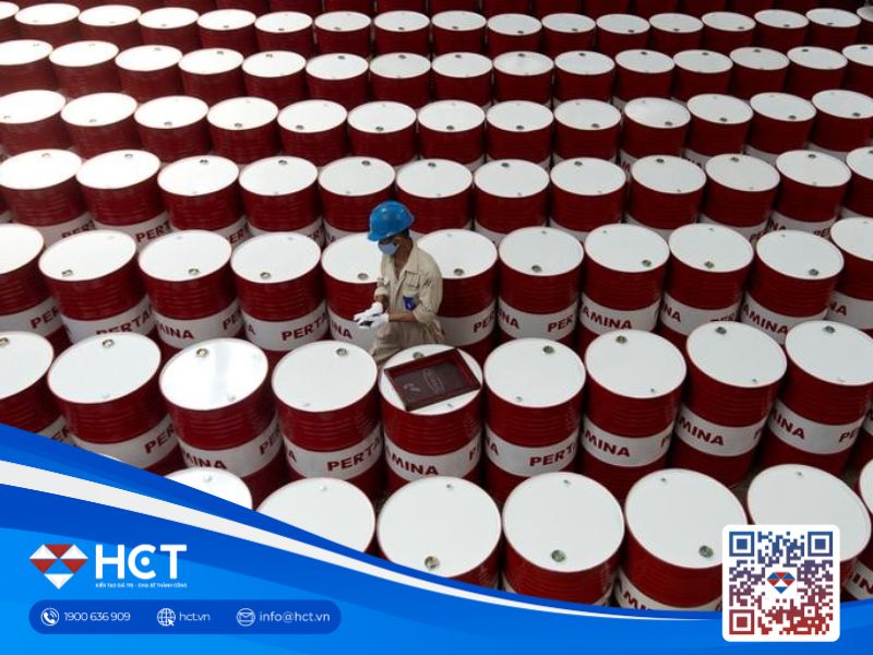 Fed thông báo giảm tốc độ cắt lãi suất trong năm 2025, giá dầu thô phản ứng ra sao?