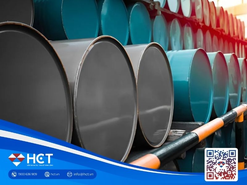 Giá dầu duy trì gần mức đỉnh hai tuần nhờ thỏa thuận thương mại Mỹ - Trung và đồng USD suy yếu