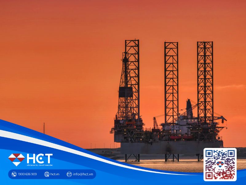 Giá dầu thô 24/11 ít biến động khi thị trường cân nhắc về triển vọng hòa bình tại Ukraine