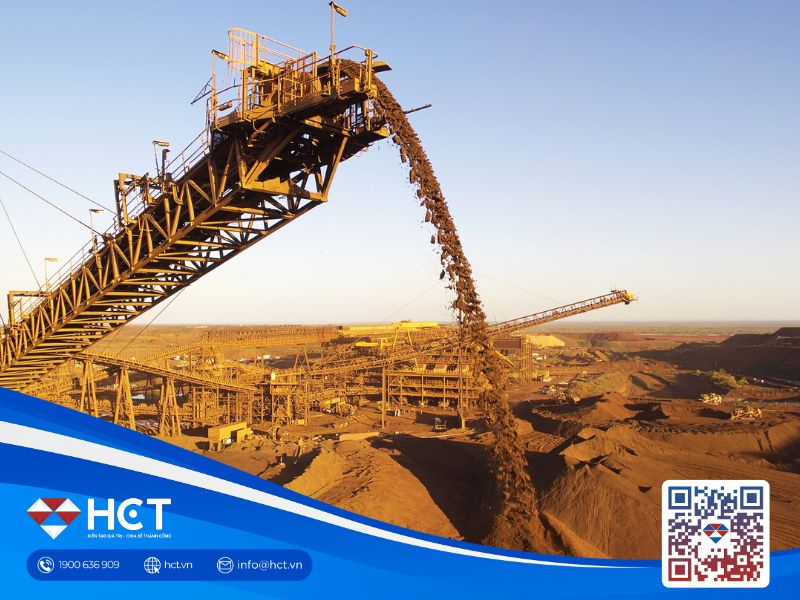 Quặng sắt chờ tín hiệu Trung Quốc, nhôm tăng vì rủi ro nguồn cung